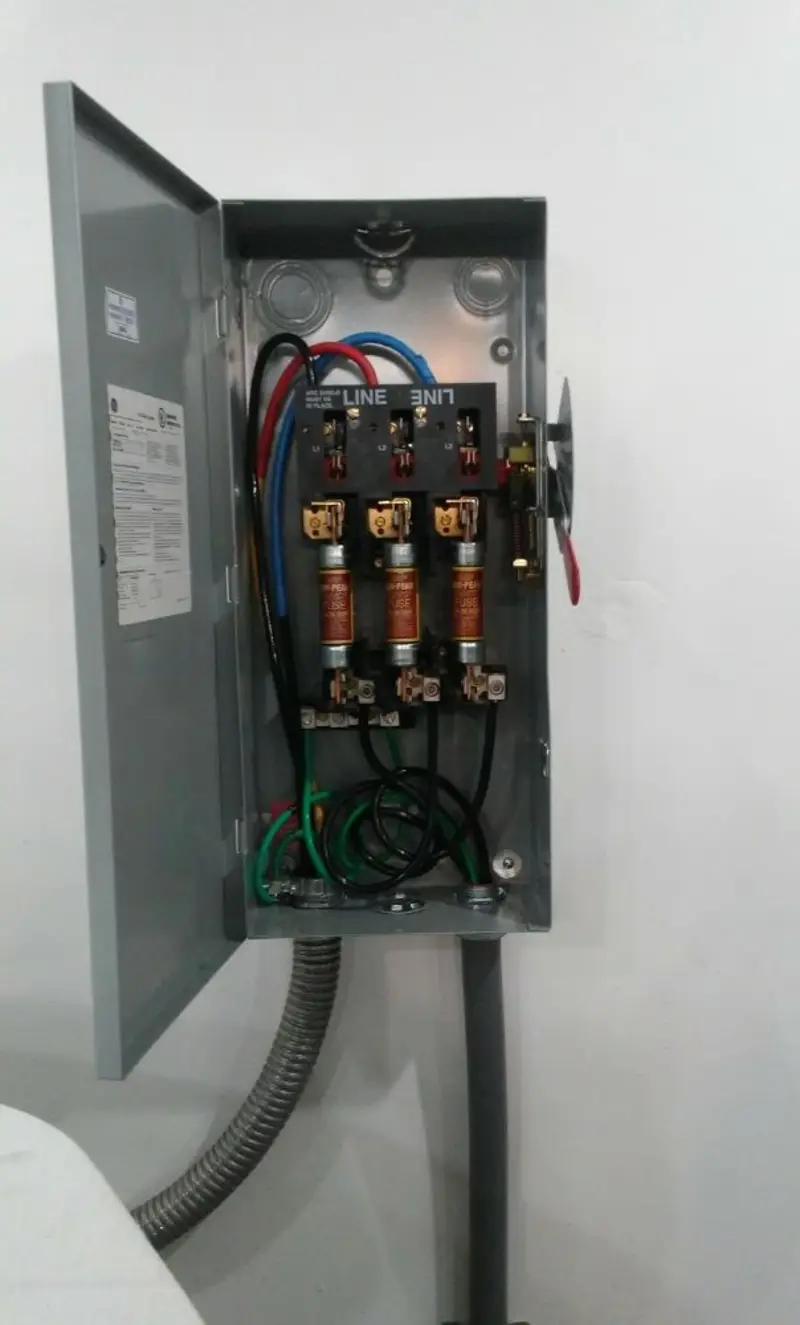 Three-phase disconnect switch installed for Smoke Detector Installation in West Athens
